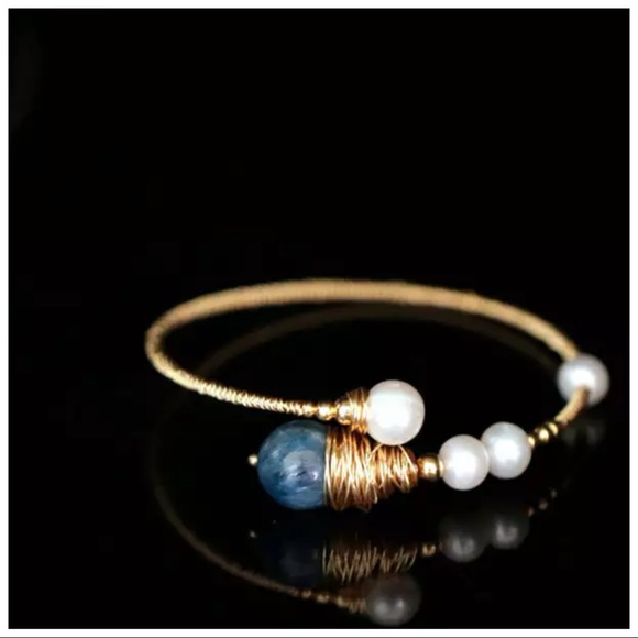 🎁 Natural Pearl & Stone Handmade Artisan Blue & Gold Bracelet - Picture 1 of 6